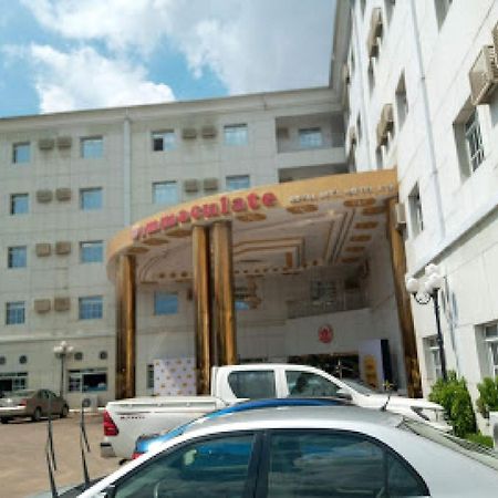 Room In Bb - Immaculate Royal International Hotel Owerri Exteriér fotografie