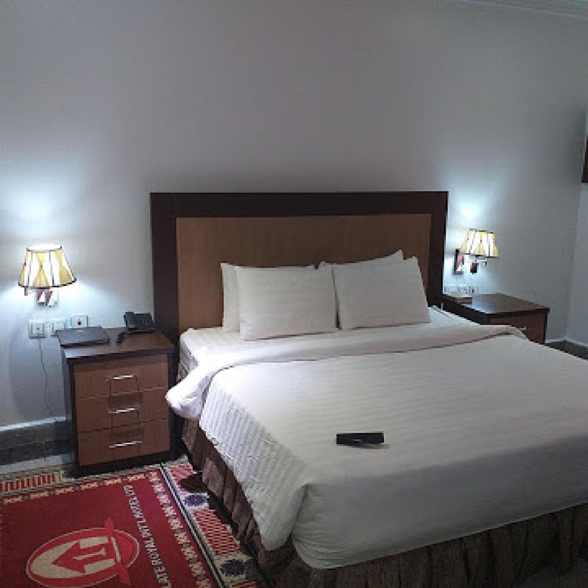 Room In Bb - Immaculate Royal International Hotel Owerri Exteriér fotografie